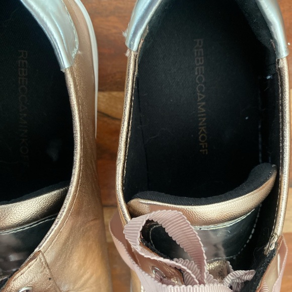 Lounge Sneakers - Picture 3 of 4